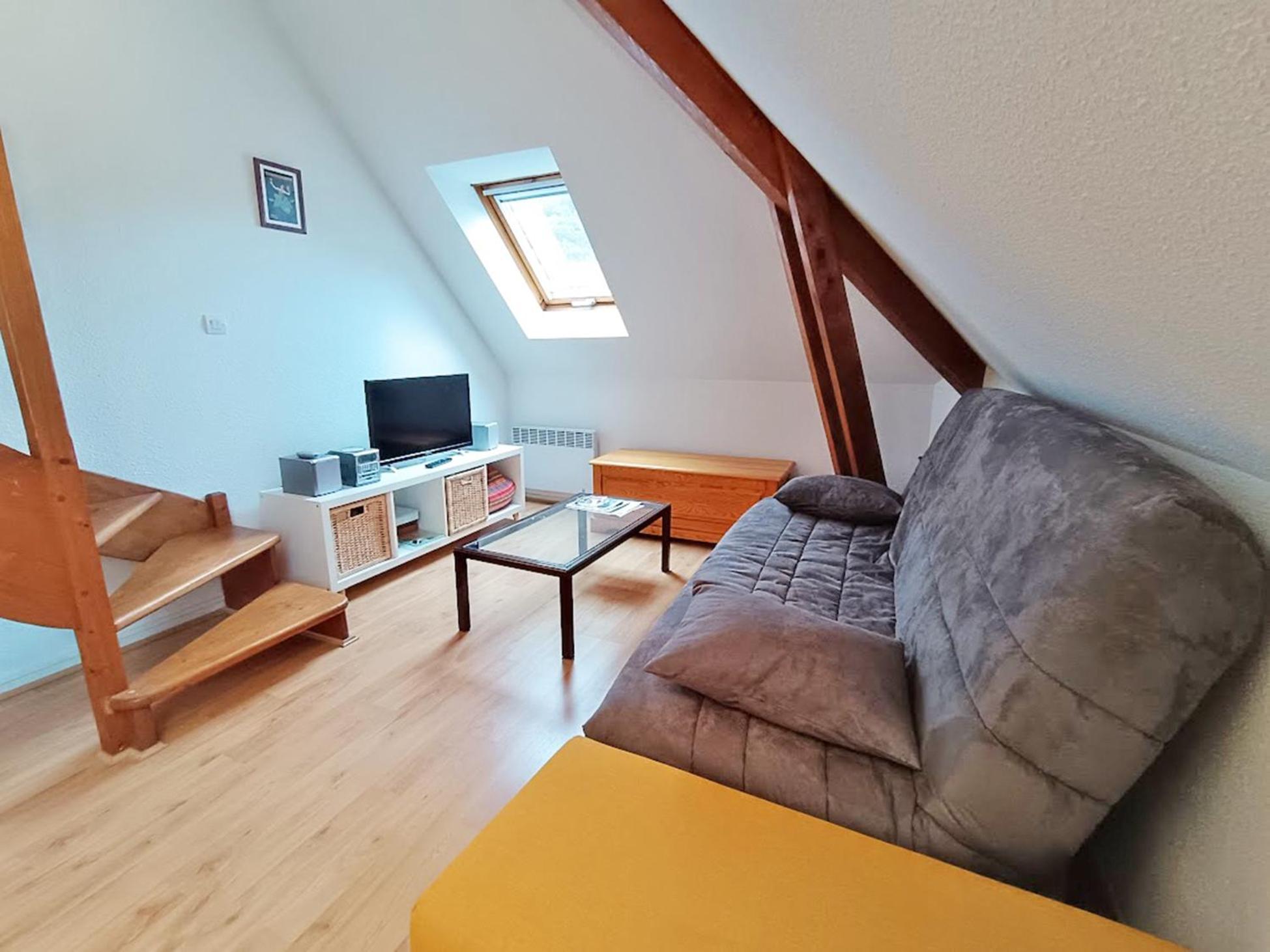 Chez Charlotte, T3 Duplex, Vue Montagne, Parking Gratuit, Ascenseur, 4 Personnes Apartment Bagneres-de-Luchon Bagian luar foto